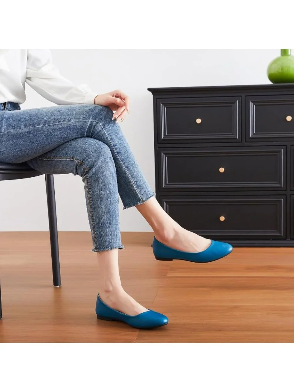 Women Azure Blue PU Leather Closed Toe Comfortable Flexible Slip On Ballet Flats